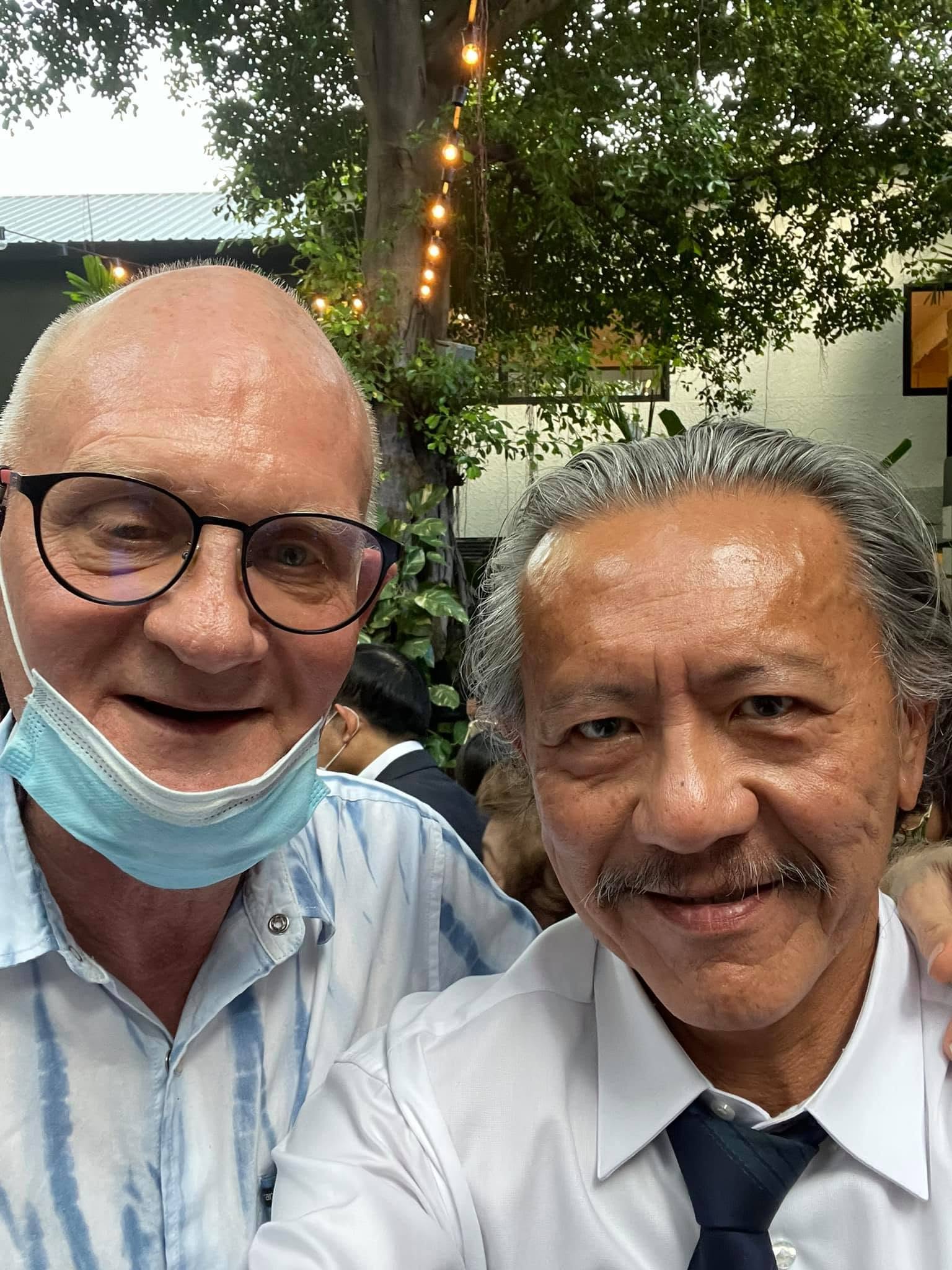 George Anderssen with Chuwit Kamolvisit at an event in Bangkok